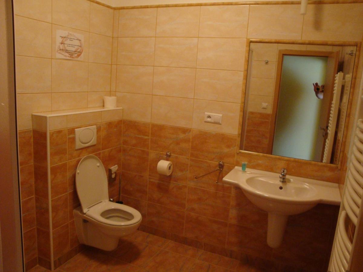 拉兹恩伊芙怎尼酒店 Klášterec nad Ohří 客房 照片